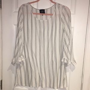 Cute Black and white ruffle blouse